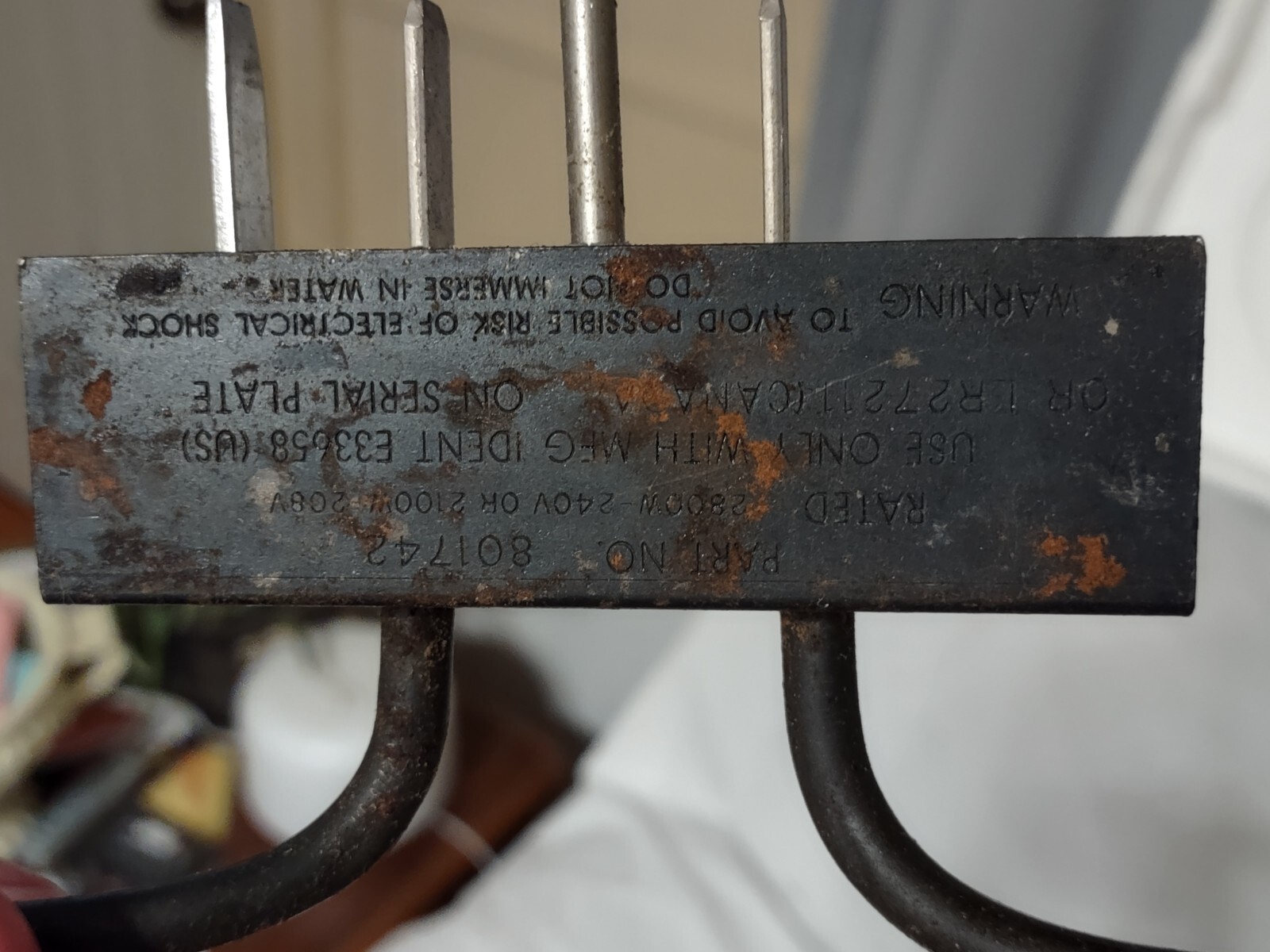 JENNAIR RANGE GRILL SET 2 Grates, 2 Cast Iron Lava Rock Plates, 1