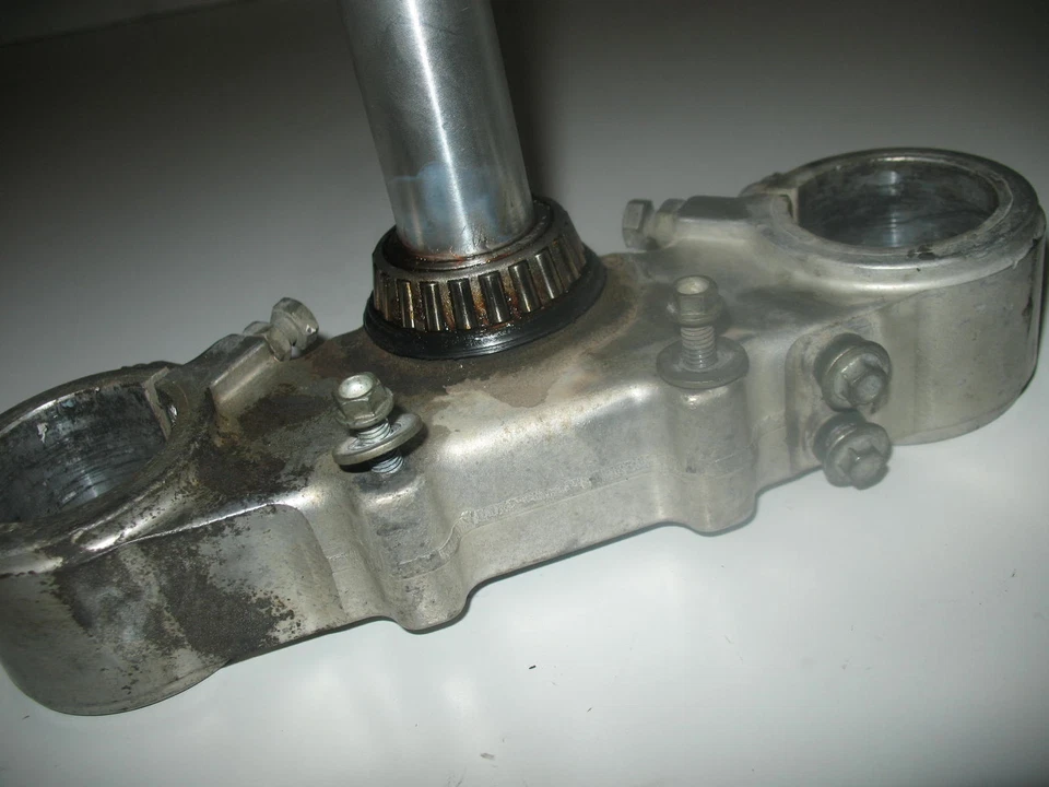 Abrazadera de vástago de dirección triple árbol 1996 KTM 360 EXC 380 MXC 250 96 1995 95 97 Foto 4 de 4