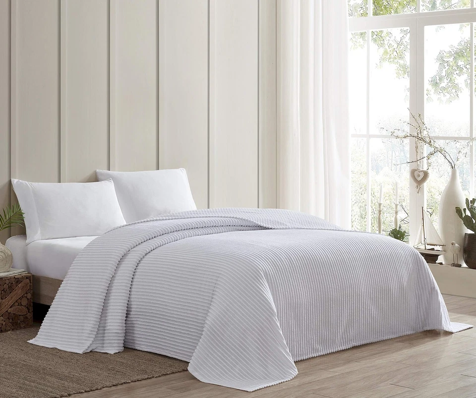 Beatrice Home Fashions Channel Chenille Bedspread, King, White - Image 2 of 4
