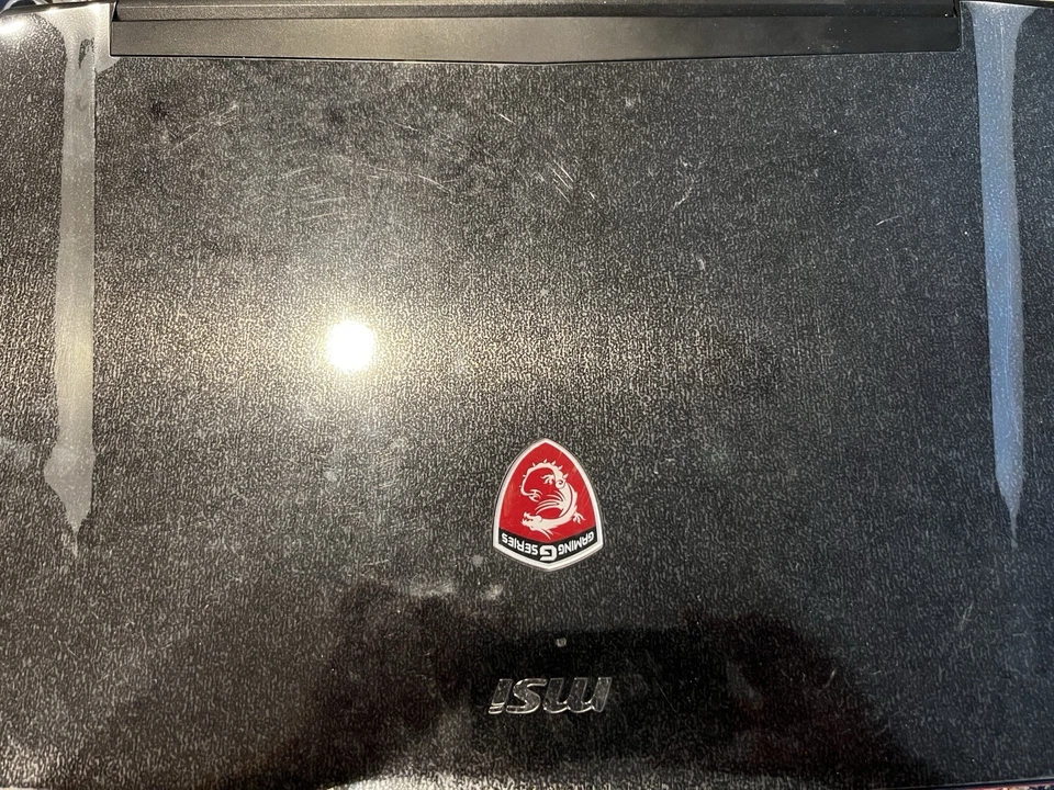 MSI GT72 6QD Dominator i7, 16 GB RAM, 1 TB Almacenamiento, VER DESCRIPCIÓN Foto 3 de 4