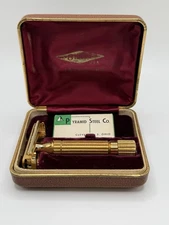 Vintage Gillette Aristocrat razor In Case