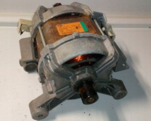 Demontiert aus der Waschmaschine ACCUOZ112G63 Motor ACCUOZ112G63