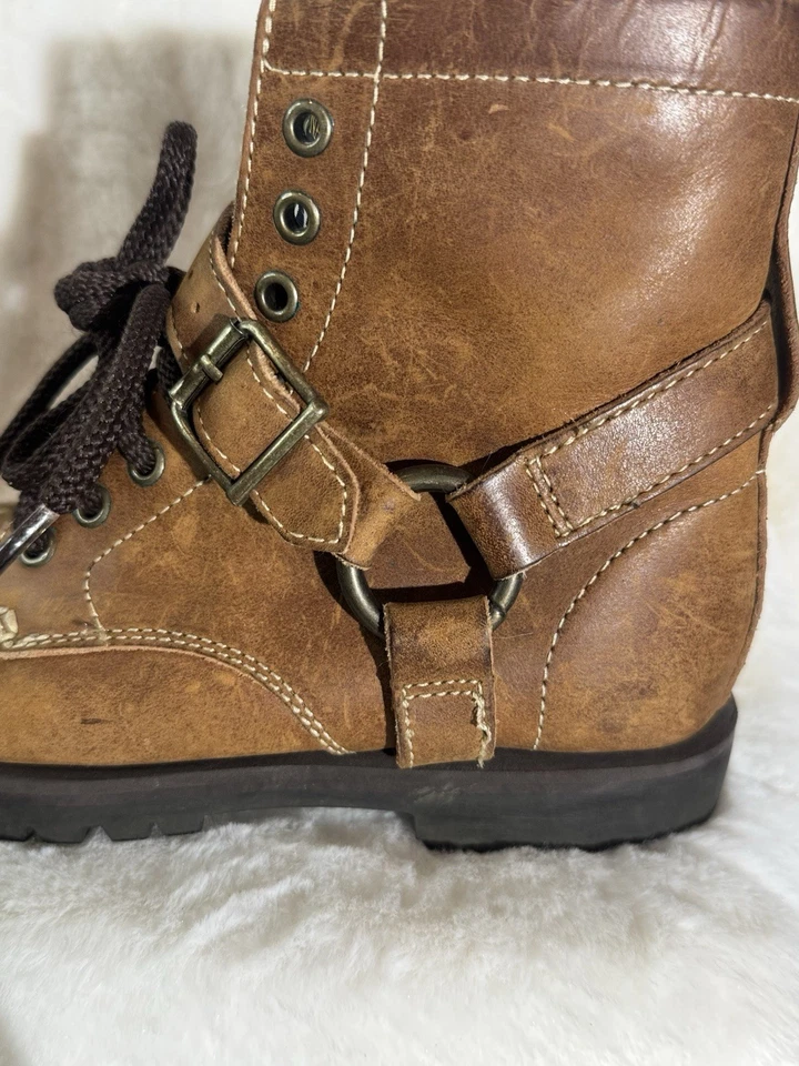 Botas con cordones de cuero marrón Nautica para jóvenes talla 3M aisladas al aire libre Foto 2 de 4