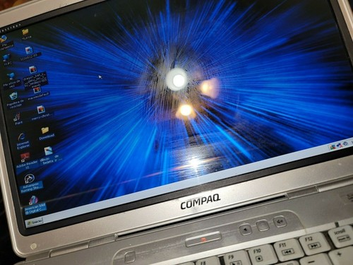 HP Compaq Presario v2000 (80 GB, AMD Sempron móvil 795 MHz, 2 GB) Win XP **TAL CUAL ** - Imagen 2 de 8