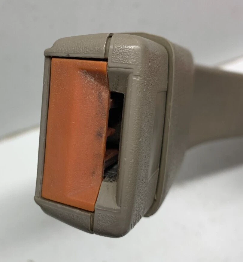 1988-1999 Chevy C/K1500 Truck Interior Passenger Seat Belt Buckle Beige E21272A - Изображение 2 из 4