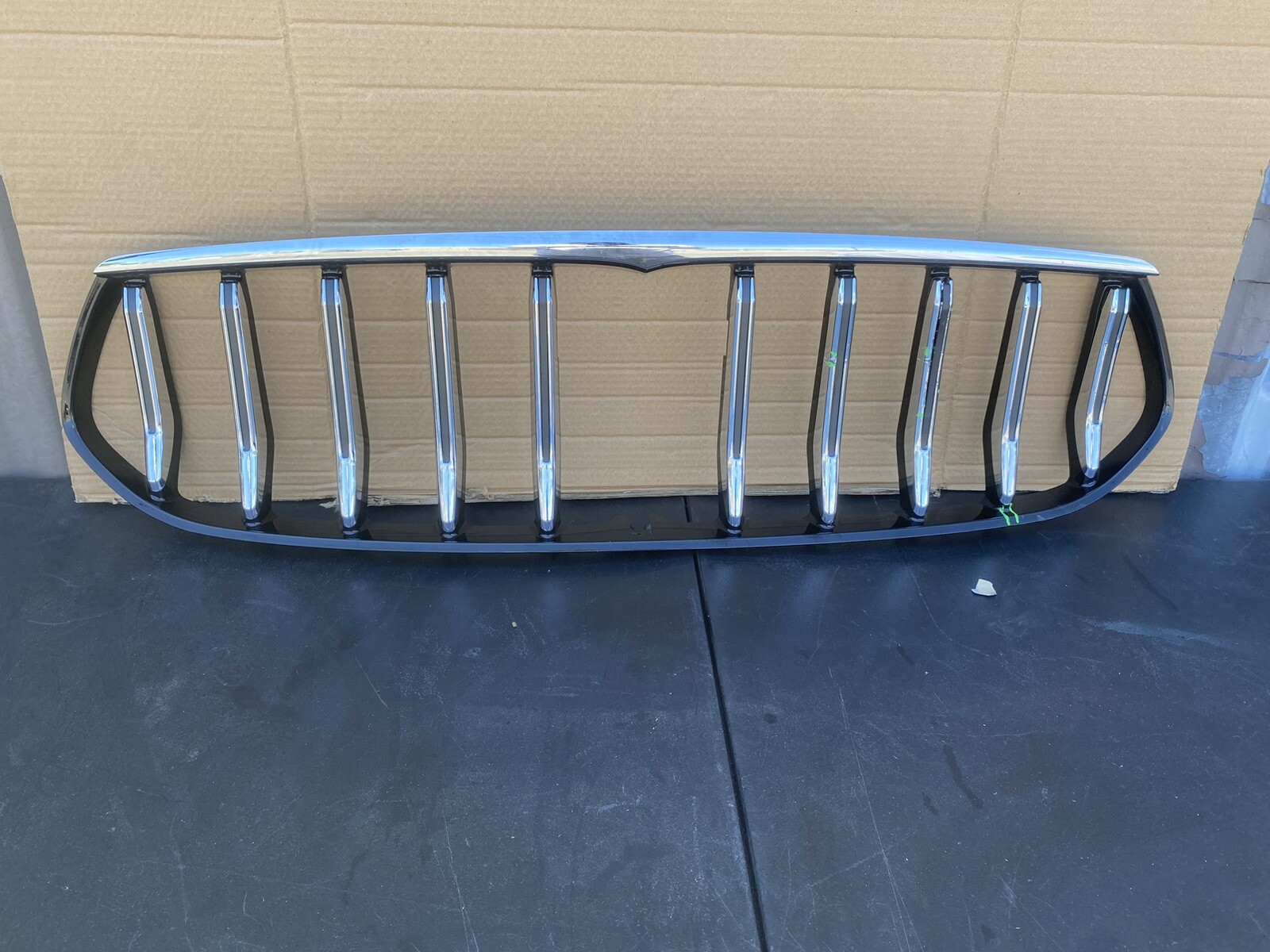2019-22 MASERATI QUATTROPORTE  BUMPER UPPER GRILLE Oem