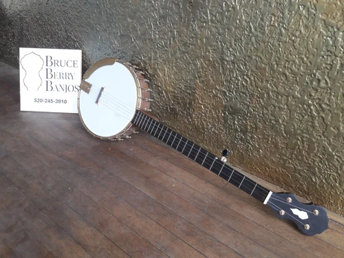 Used Bruce Berry 11" open-back banjo. Walnut and Ebony Whyte Laydie BBB13-21
