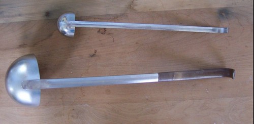 Lotto di 2 mestoli vintage Vollrath 58055, 6 once e 58510, 1 oz venduti in acciaio inossidabile - Foto 10 di 11