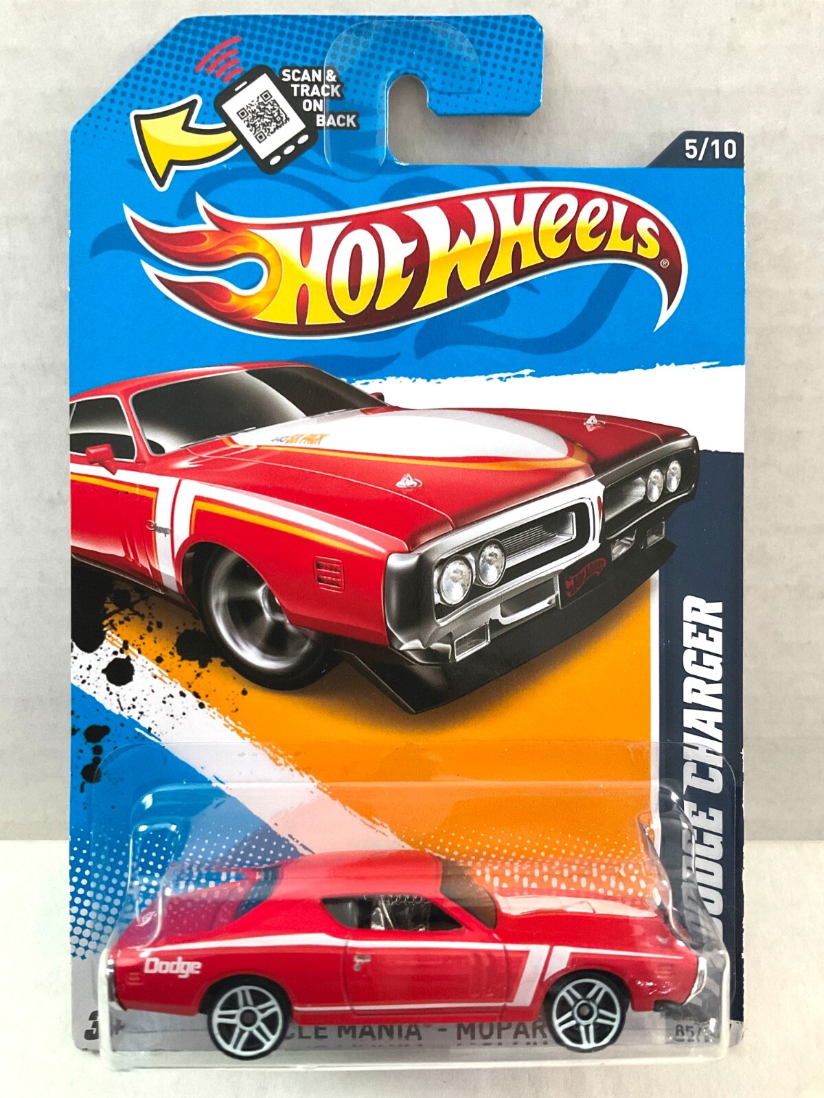 Hot Wheels 71 DODGE CHARGER - 2012 Muscle Mania - #85 Red - MOPAR
