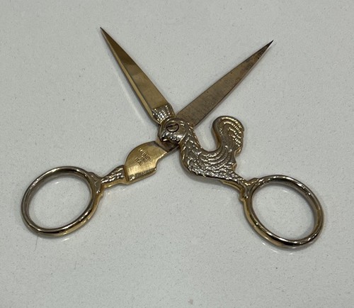 Vintage Mundia Italy gold tone 3 3/4” Rooster Bird embroidery sewing scissors - Picture 3 of 9