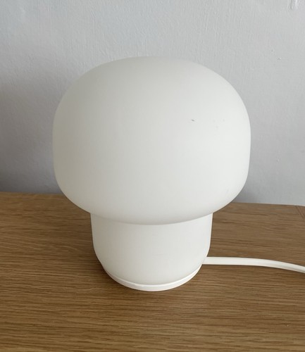 Lampada da tavolo/scrivania/comodino Ikea Tokabo a fungo in vetro smerigliato - H 15 cm - Foto 6 di 10