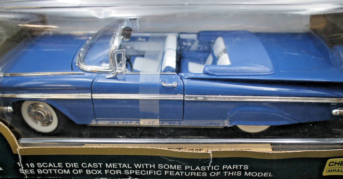１９５９　ＣＨＥＶＲＯＬＥＴ　ＩＭＰＡＬＡ　【１/１８】　新品、未使用！ Road Legends 1959 Chevy Impala 1 18th Scale for sale online
