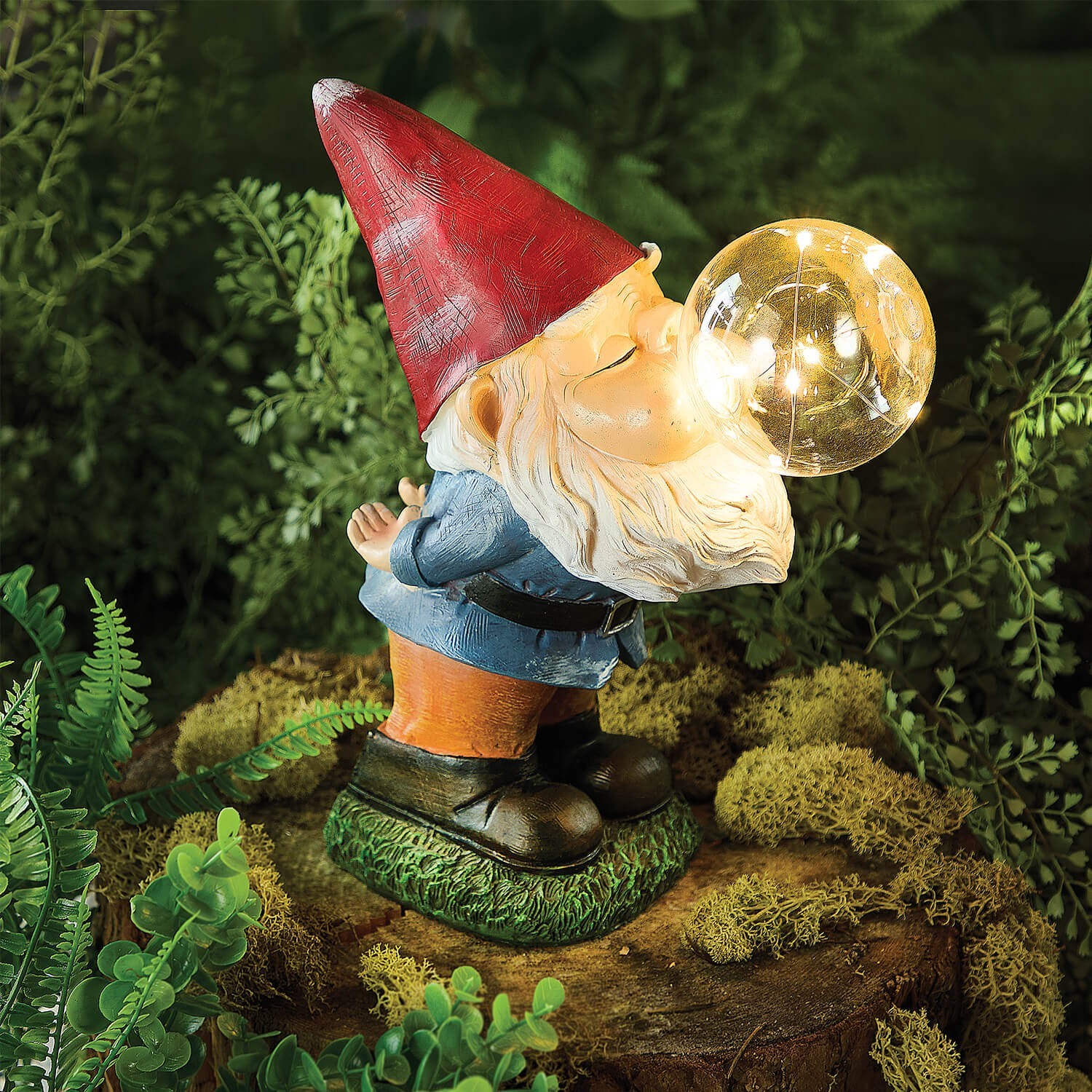 Solar Gnome Blowing Bubble � Light-Up Garden Ornament, Crackle Glass, 26cm
