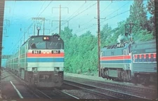 AMTRAK 967 LOCOMOTIVE PRINCETON JUNCTION NEW JERSEY 1976 COLOR POSTCARD NEW