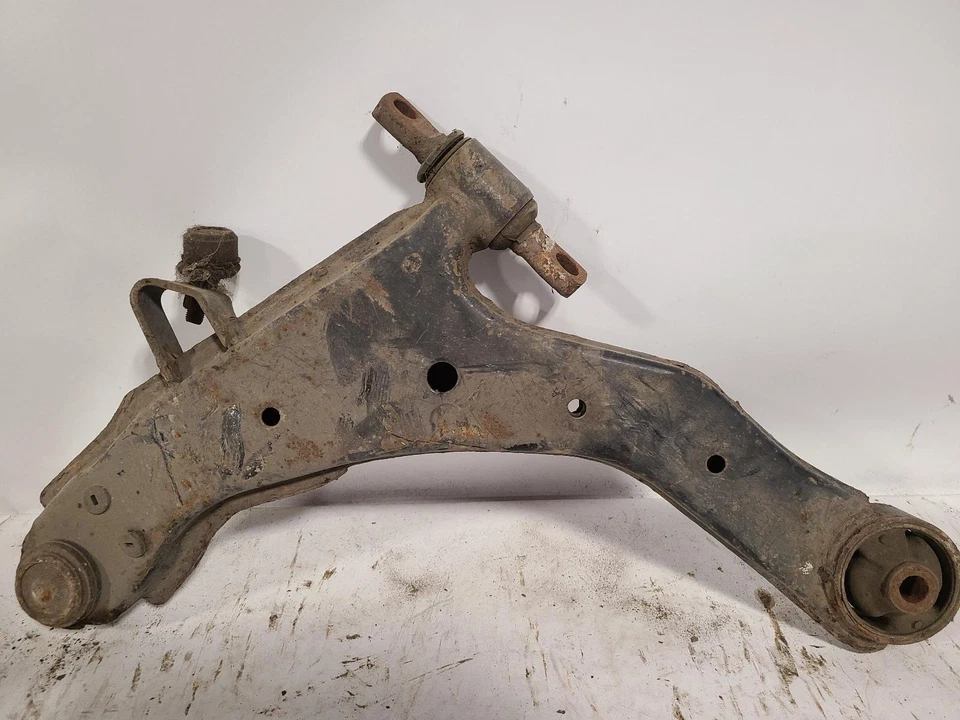 Brazo de control inferior delantero derecho usado delantero se adapta a: Hyundai Elantra 2005 delantero Foto 4 de 4