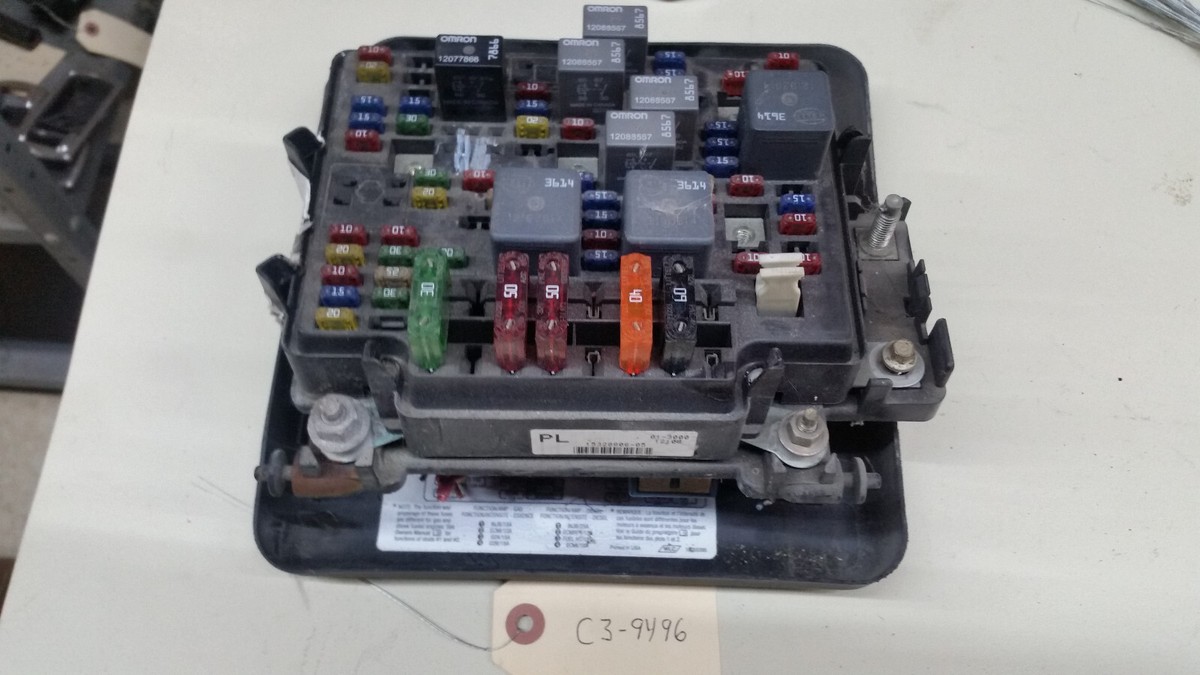 サラチキページ 2001 Silverado 1500 Engine Fuse Box OEM 15328806-05 | eBay