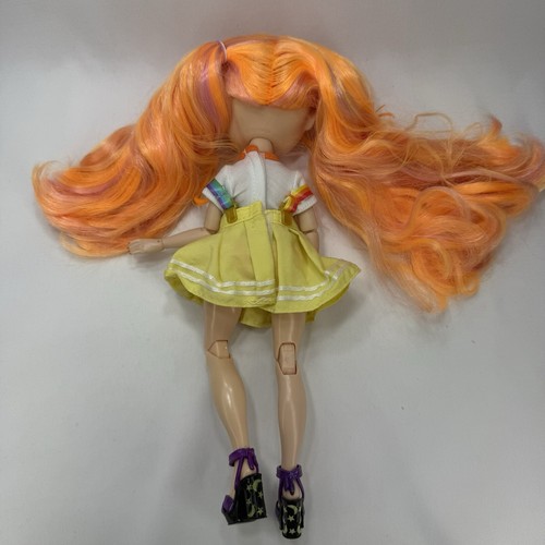 Rainbow High Poppy Rowan mit Avery Styles Kleidung Modepuppe unvollständig - Bild 6 von 8
