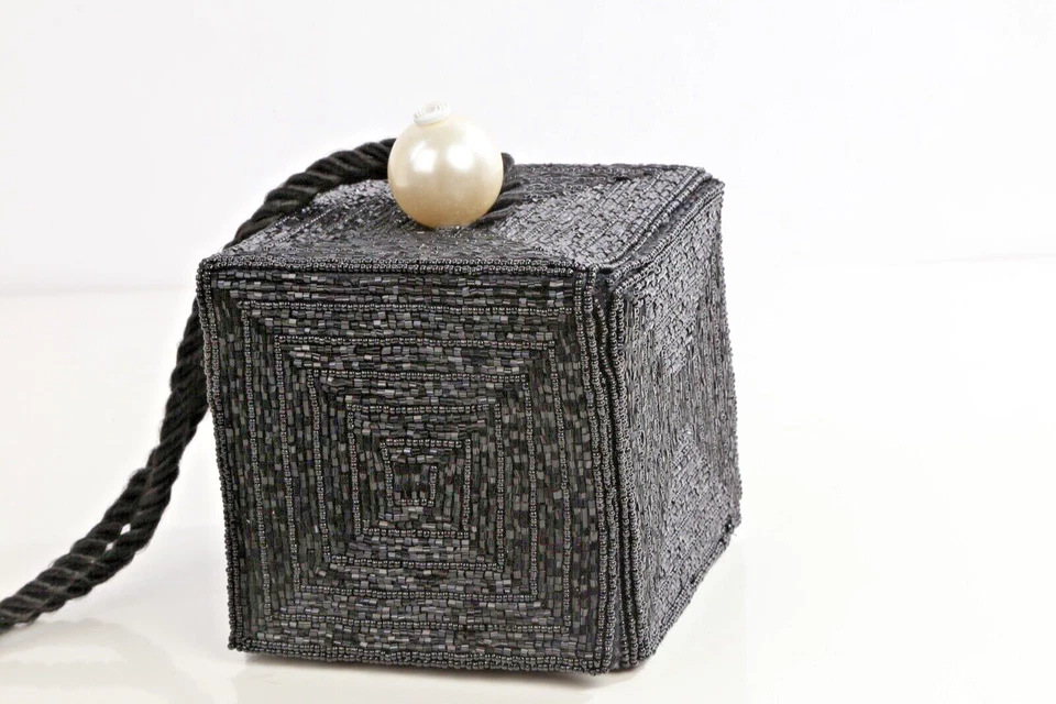 Bolso de Hombro Vintage Negro Lentejuelas Forma Cubo Perla Detalle Foto 3 de 4