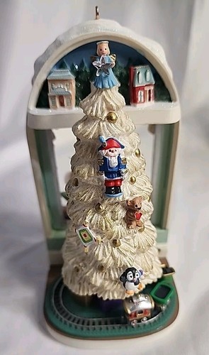 2008 Hallmark QMP4003 "The Little Window Shoppers" Repaint, signed Ornament - Bild 8 von 16
