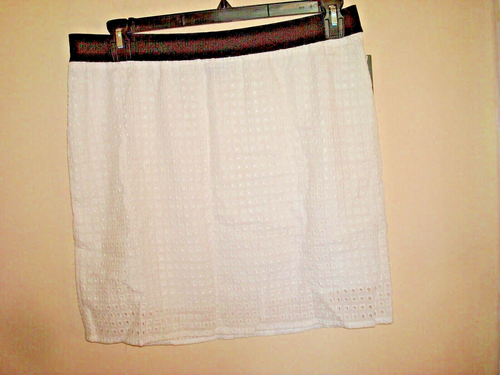 Ladies Skirt White Size Large Eyelet Metaphor NWT - Picture 2 of 2