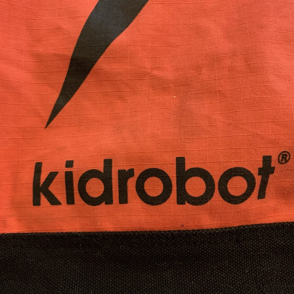 Bolso de Mano Kidrobot Tado Little Secret Robot Iluminación Lil Klub Bolso Raro Foto 4 de 4