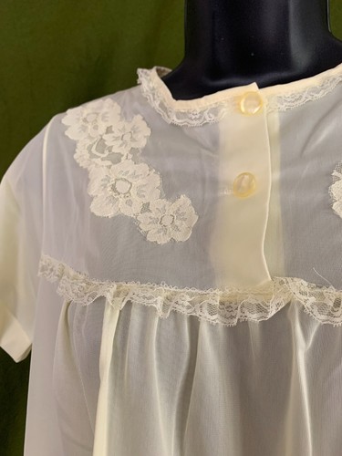 Vintage Yellow Nylon Satin Lace Nightgown & Robe Set Nancy King 2pc Sz M - Picture 4 of 20