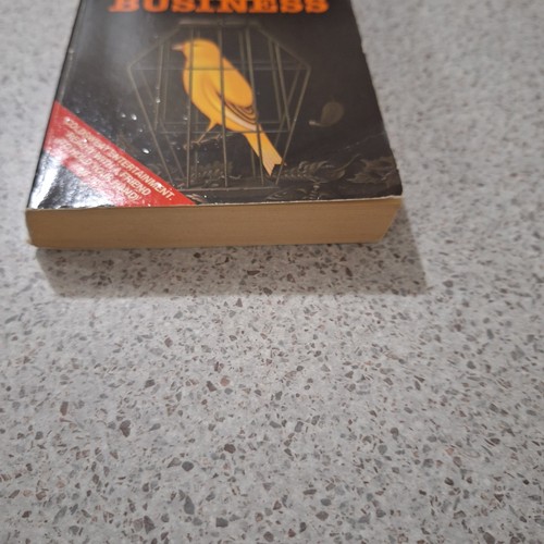 Ray Bradbury. Death is a Lonely Business Grafton Sci-fi 1987 paperback - Picture 5 of 7