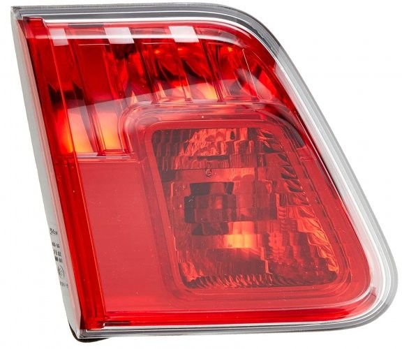 Phare avant gauche pour Toyota Avensis T270 finition haut de gamme berline