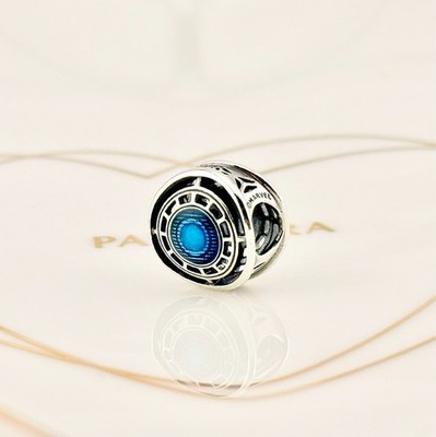 Neu Original Pandora x Marvel The Avengers Iron Man Arc Reactor Charm 790788C01