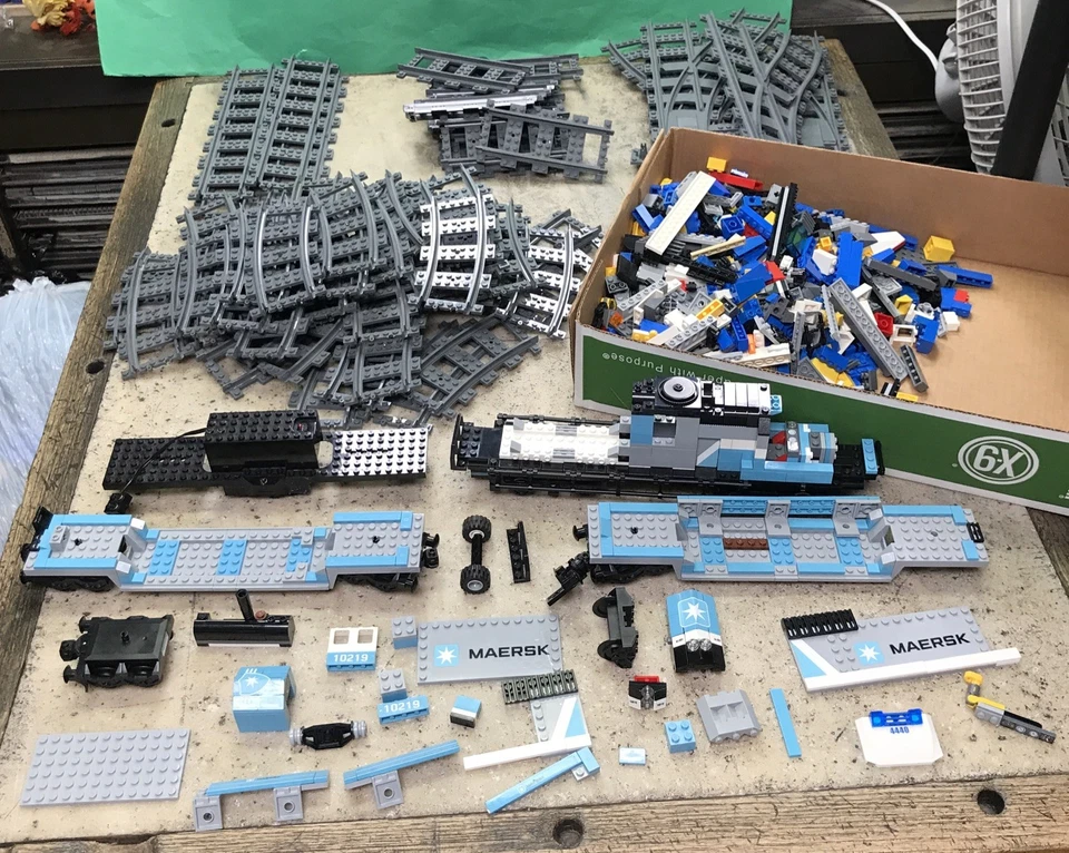 LEGO Creator эксперт: Maersk поезд (10219) с трек снят с производства неполный как есть FPOR - Изображение 2 из 4