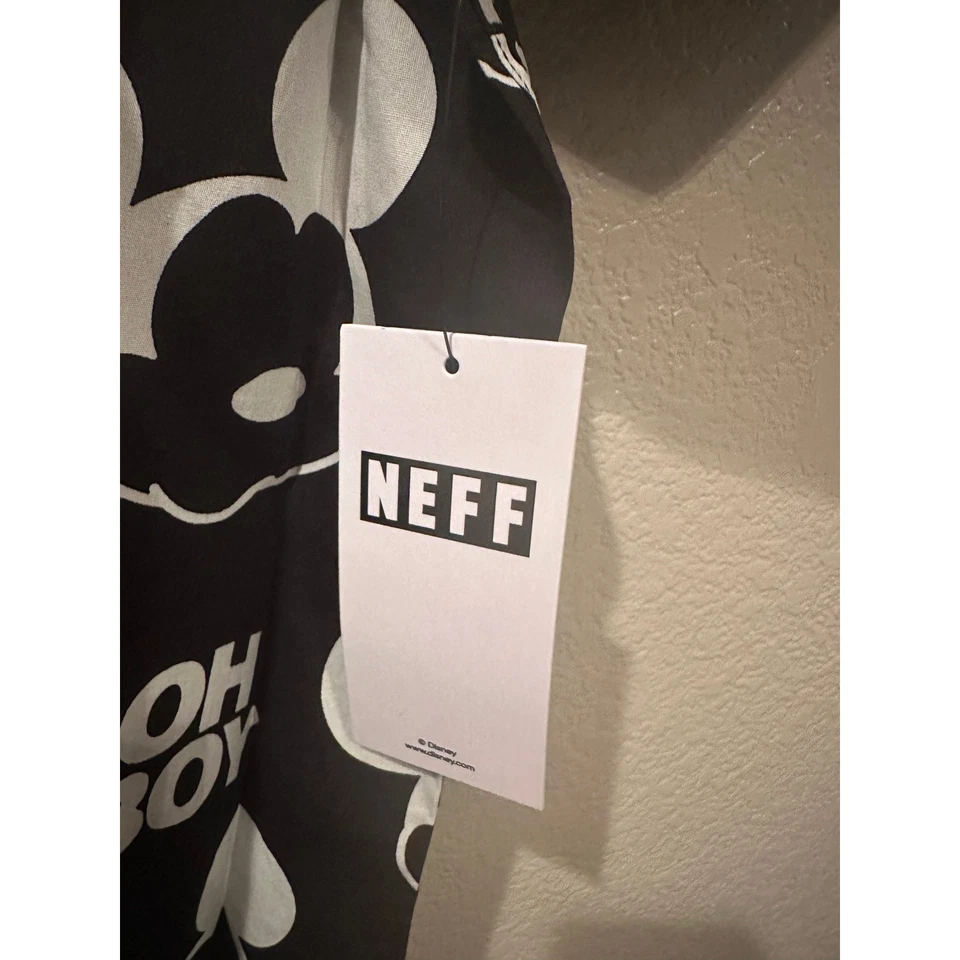 NUEVO CON ETIQUETAS Camisa Disney X Neff Mickey Mouse Oh Boy Cuello Abotonado L XL Foto 3 de 4