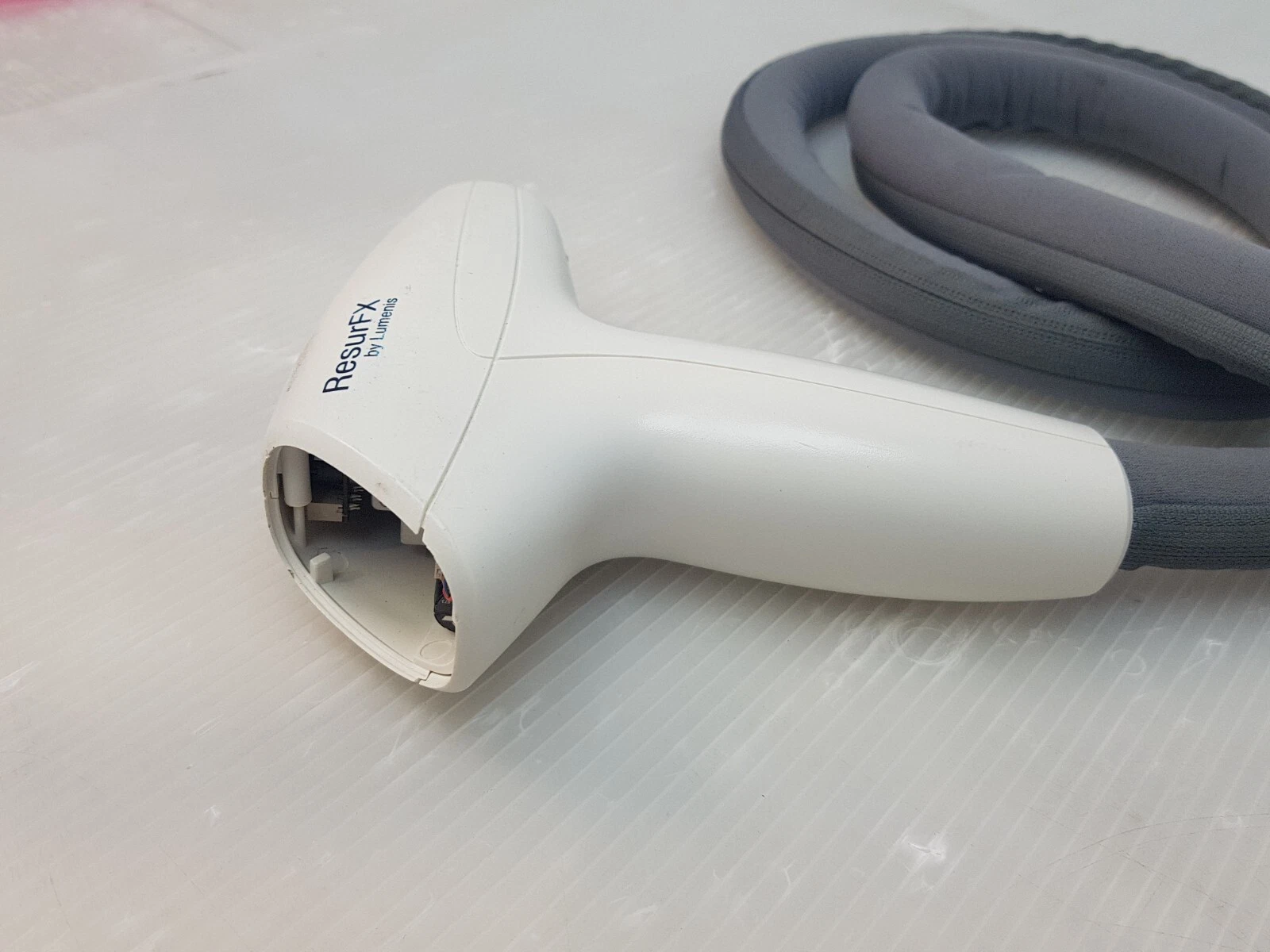 ResurFX by Lumenis handpiece with open front end