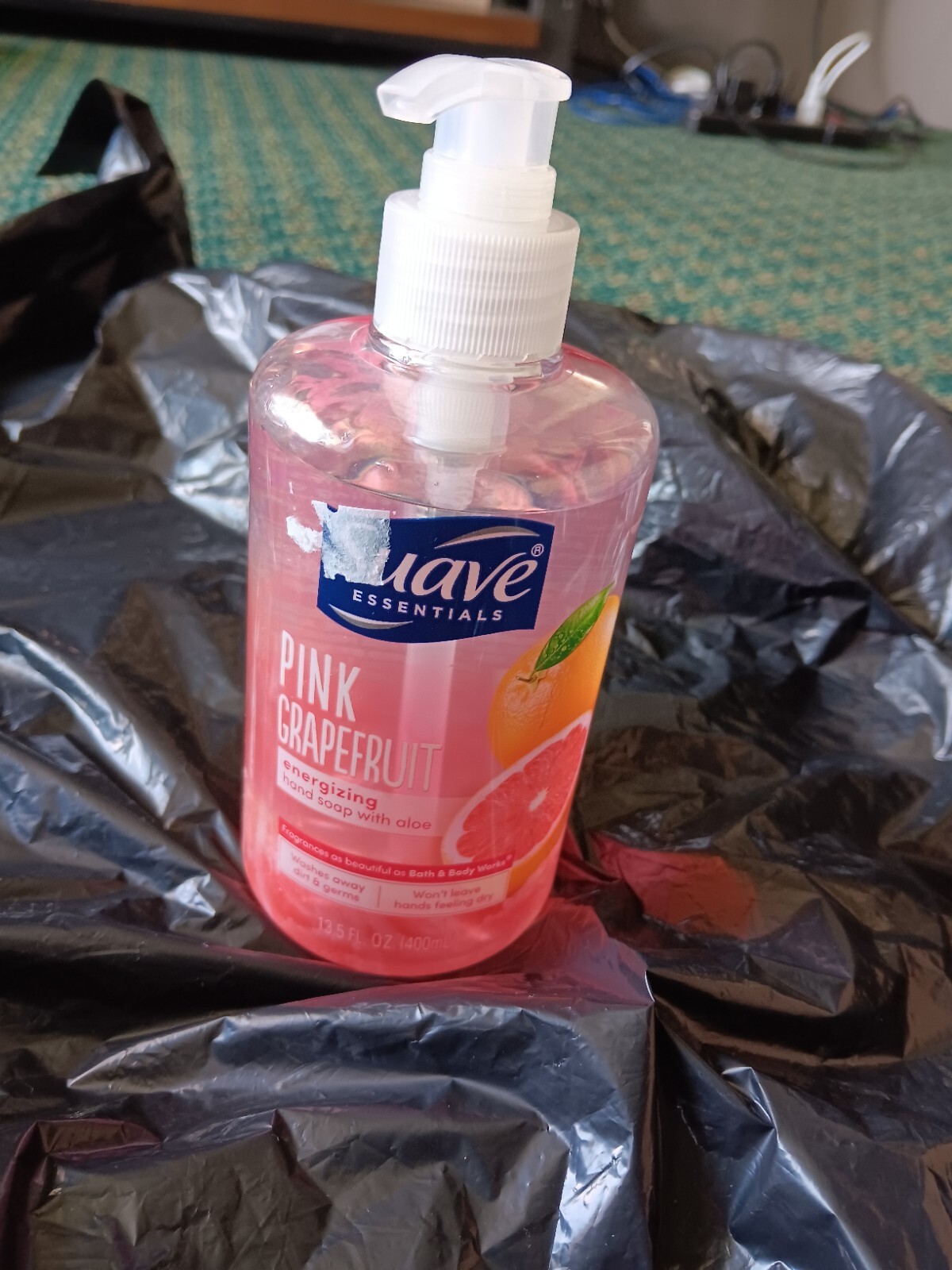 Suave Essentials Pink Grapefruit Hand Soap with Aloe Energizing 13.5oz