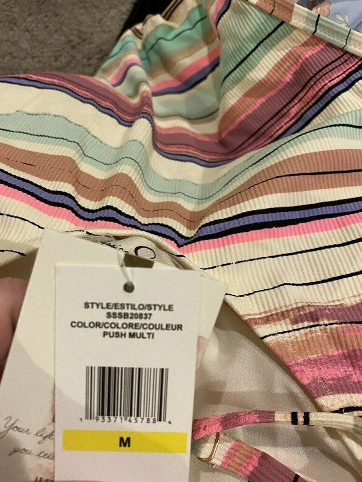 Traje de baño Jessica Simpson $98 a rayas de una pieza talla mediana Foto 3 de 3