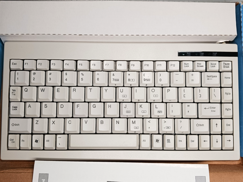 Adesso ACK-595 ACK-595PW Mini Keyboard with Embedded Numeric Keypad PS2 White - Picture 7 of 17