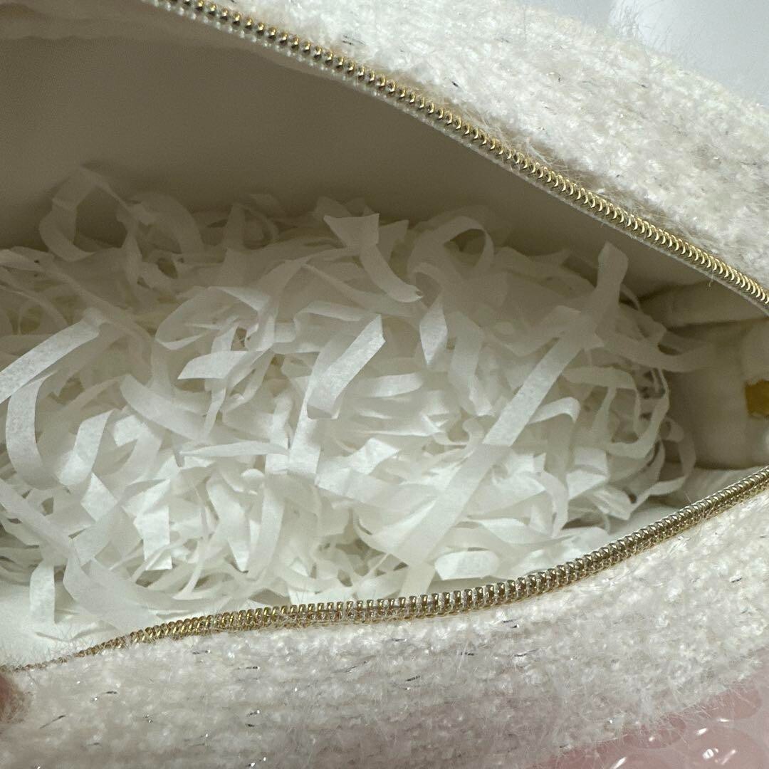 CHANEL BEAUTE Pouch Holiday 2024 limited White 18x12x5cm Tweed