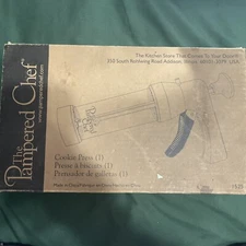 The Pampered Chef Cookie Press #1525 15 Original Discs Squeeze Action Handle