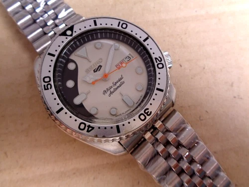 Seiko Diver Mens Watch Day/Date SKX007 White Special Dial 7S26-0020 Sn. 780348