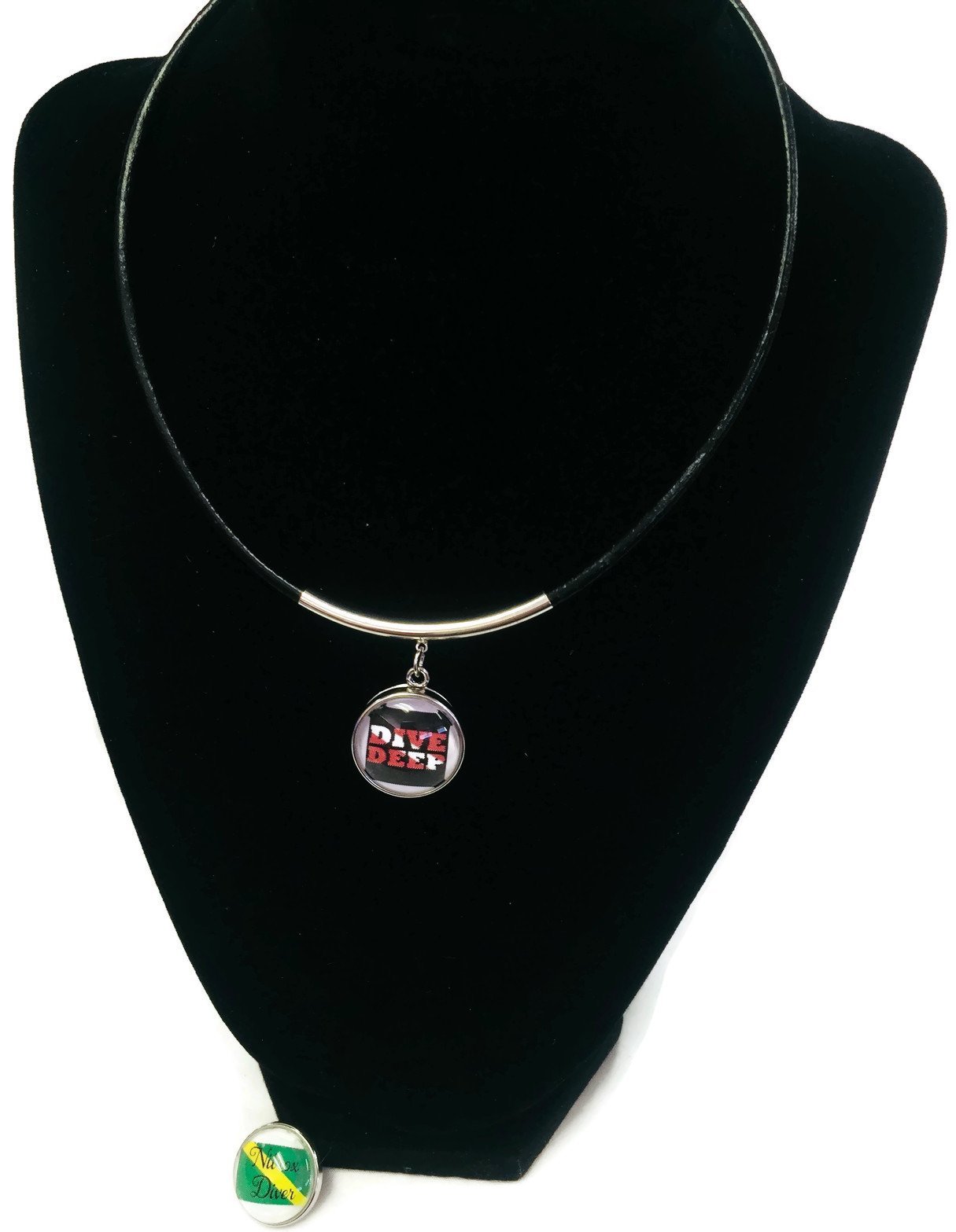 SCUBA Nitrox Diver Flag and DIVE DEEP 18" Necklace with 2 18MM 20MM