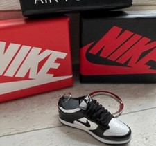 Dunks pandas 3D Trainer sneaker SB Keyring Keychain Black White shoe Box