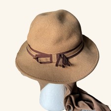 Bollman Girls VTG F1LAWS 100% Wool Felt Tan Fedora w/ Attached Ear Scarf USA S&ndash;M