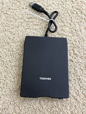 Toshiba USB External Floppy Disk Drive PA3109U-1FDD w/ Diskette