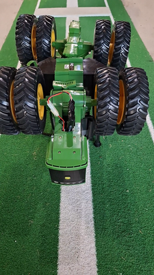 Ertl John Deere 9520 Radio Control RC 4X4 Tractor w/Lights & Sound