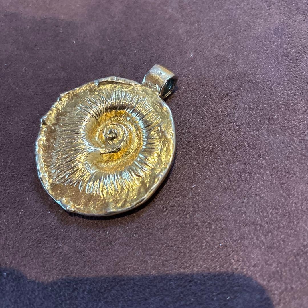 Collana Vintage Yves Saint Laurent Girocollo Conchiglia Ammonite Ciondolo Top Usata