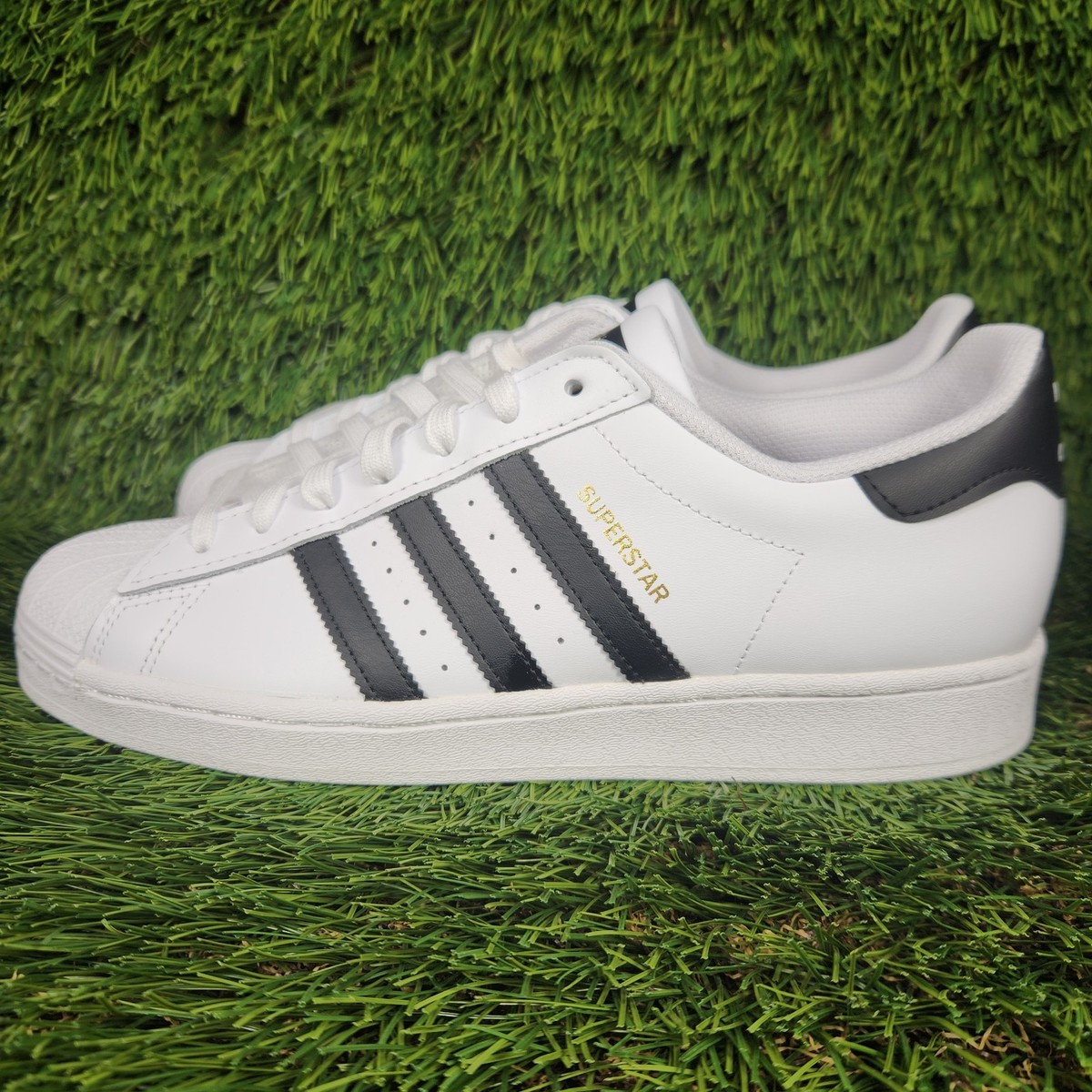 Adidas Superstar White Black Shell Toe Shoes EG4958 Men’s Sz 9‎ Mens adidas Superstar Shoes White / Black EG4958 | Chicago  main image 2