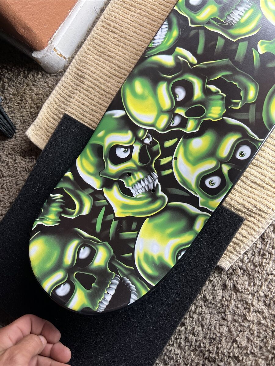 Supreme Skull Pile Skateboard Deck Green (Deadstock) SS18 Supreme Skull Pile Skateboard Deck Green (Deadstock) SS18