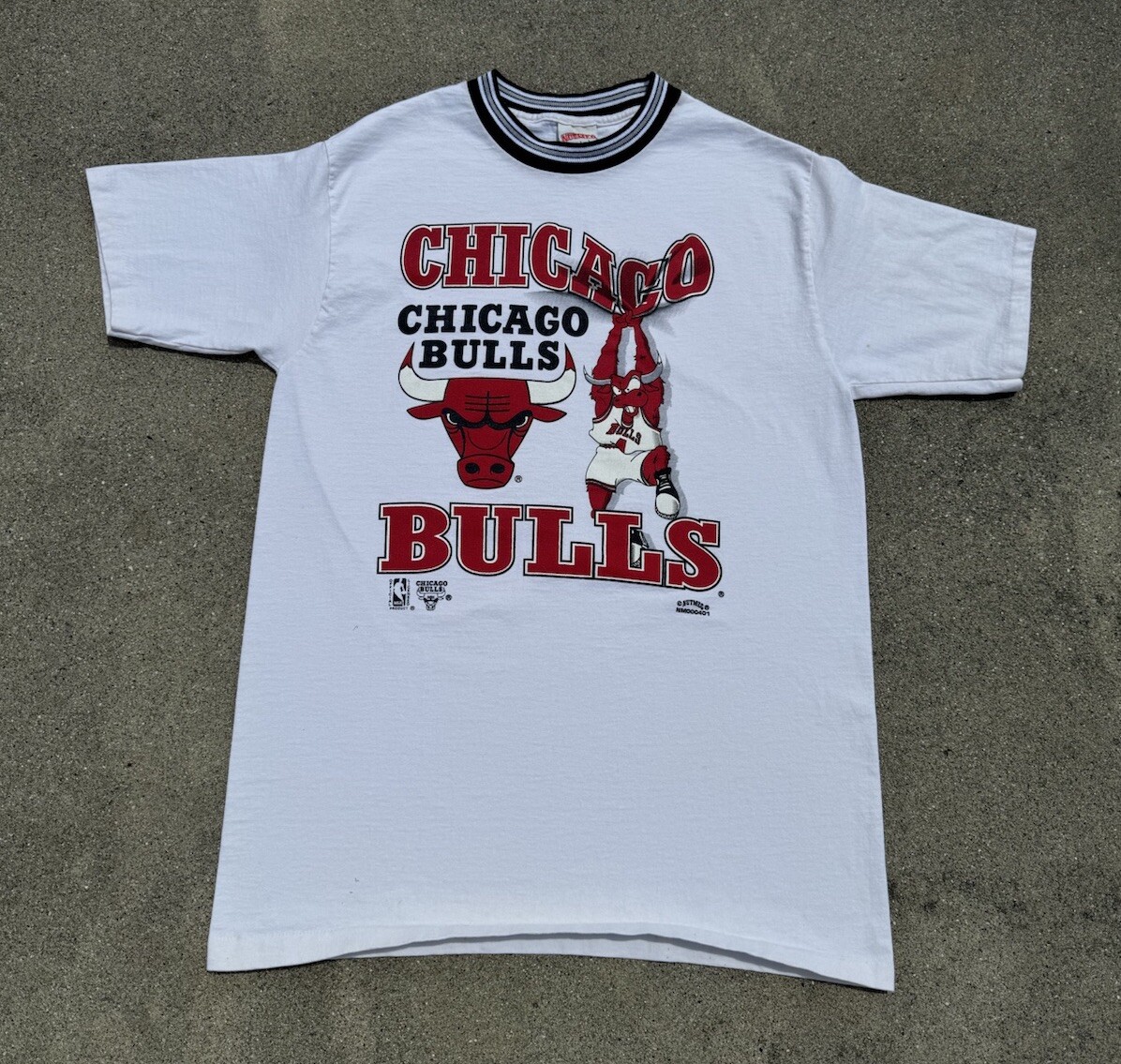 Vintage 90s Chicago Bulls Nutmeg Benny The Bull Mascot T-Shirt