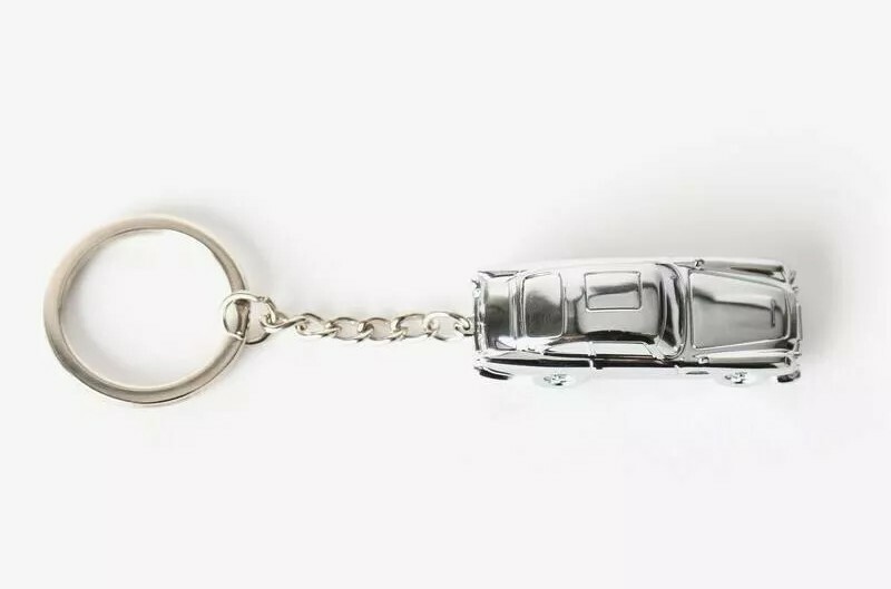 ⚡RARE⚡ 007 JAMES BOND Aston Martin DB5 Keychain Keyring