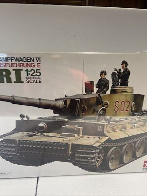 タミヤ Tiger I (SD.KFZ.181) 1/25 Tamiya 1/25 German Tiger I SD.KFZ.181 Box New Sealed 30611