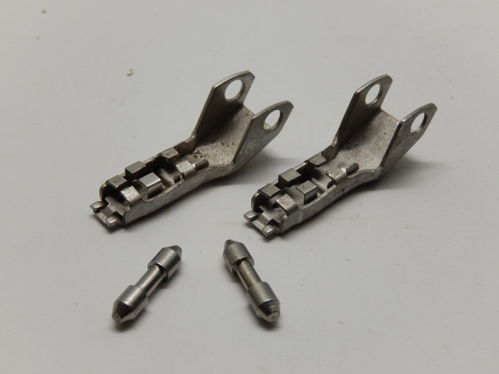 VINTAGE ANCO 1/4" BAYONET WIPER ADAPTER CONNECTOR PAIR FOR PIN TYPE BLADES #2